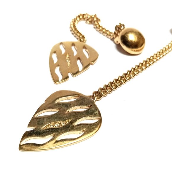 Golden vintage Earrings, 1990s retro Clip On Drop, Leaf shaped with Rhinestone, - Picture 5 of 9